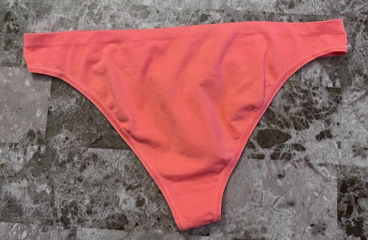 NWOT BODY BY VICTORIA’S SECRET XL CORAL SEAMLESS VINTAGE RARE THONG PANTIES