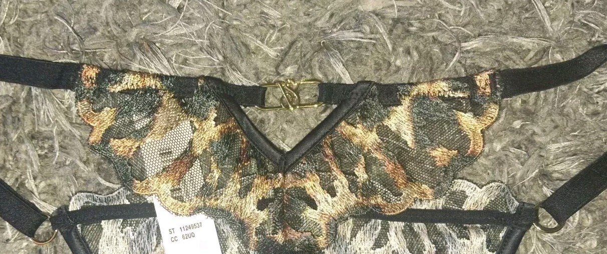 Vs Very sexy logo hardware Keyhole Embroidered Leopard thong Panty NEW Large