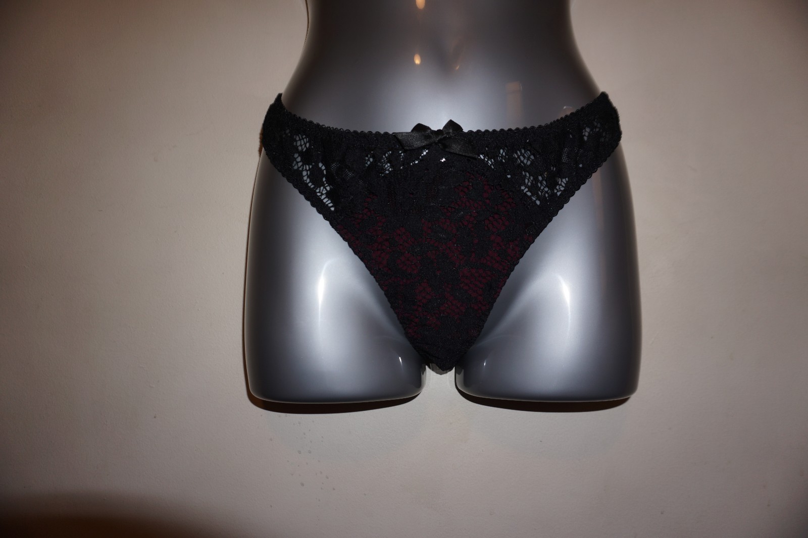 Agent Provocateur Nicolle brief size AP 4 Large black lace with dark cherry NWT