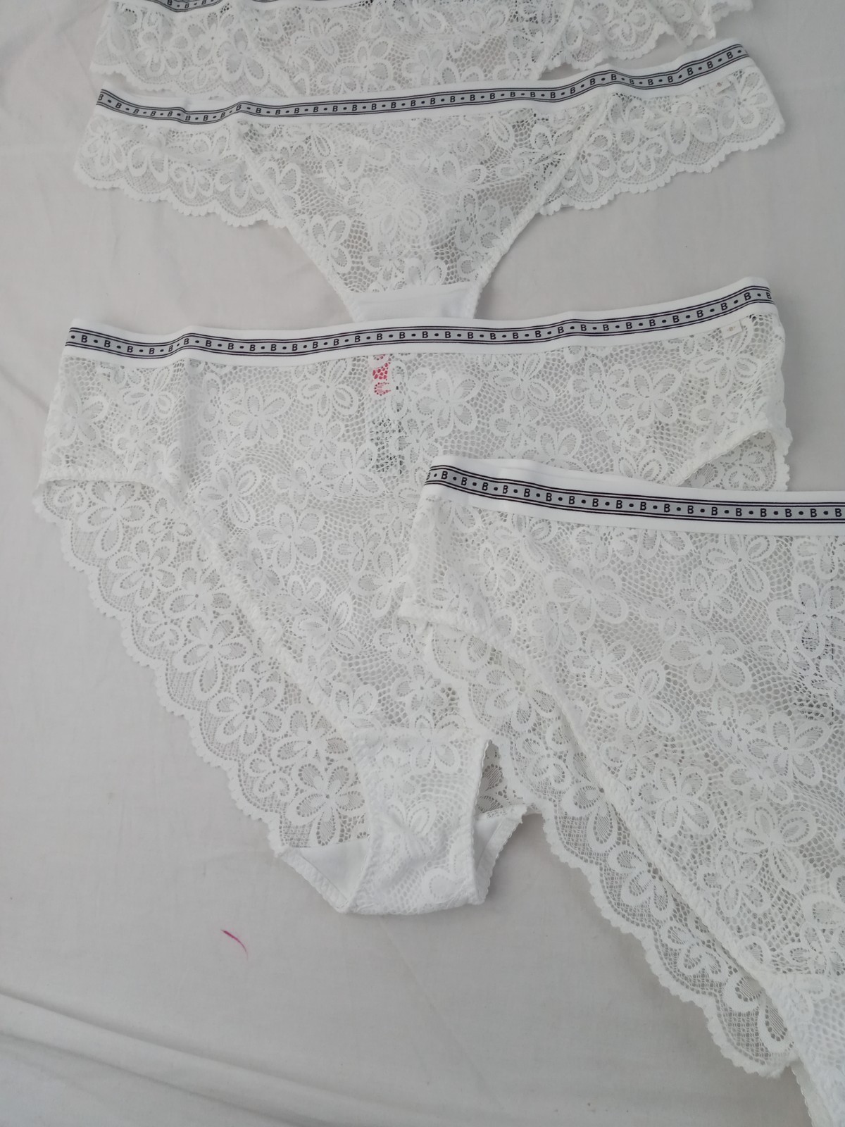 M&S Women’s 10pcs Underwear Size UK 20 Thongs Briefs Lace Seamless Beige White