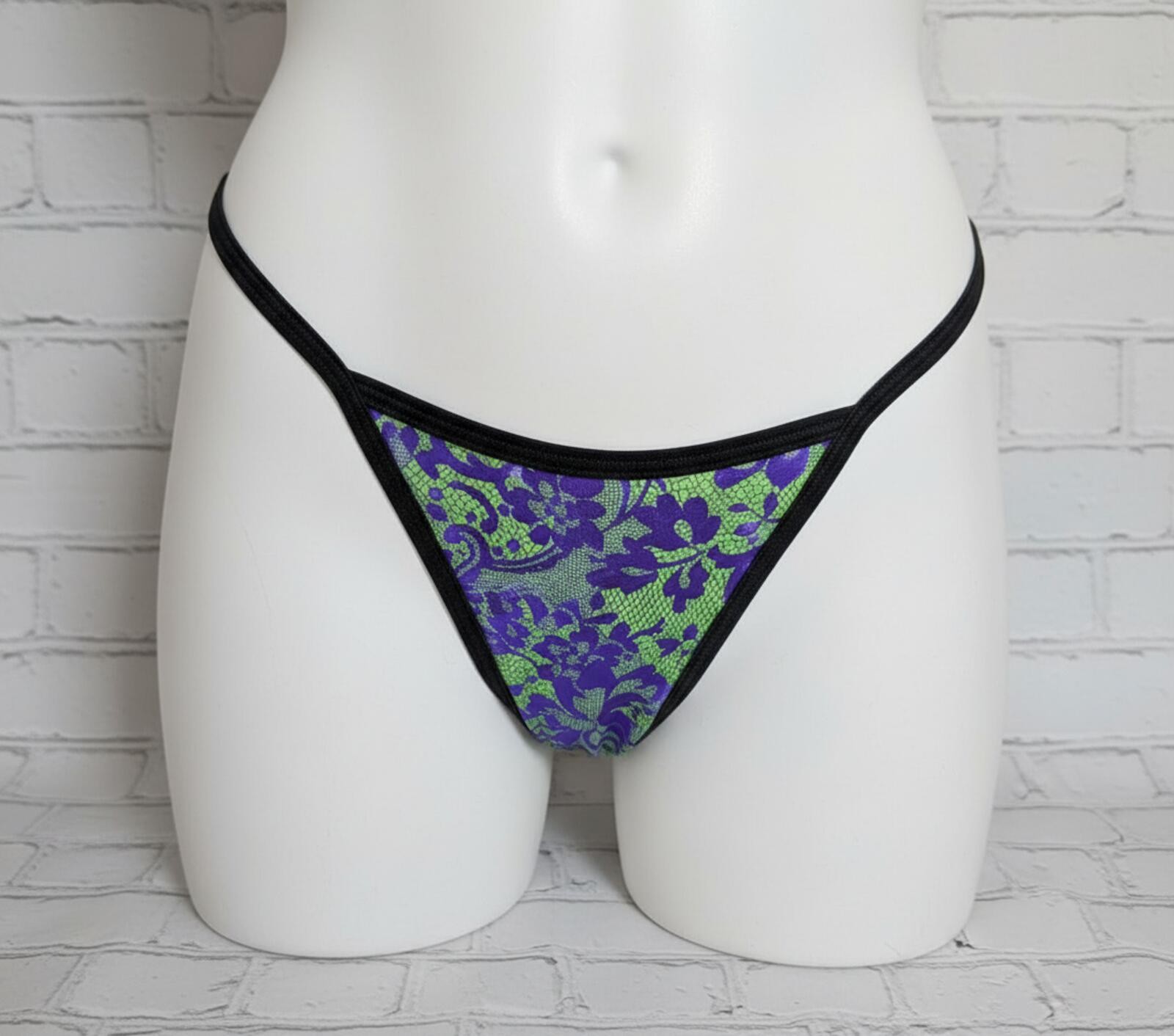 BODYZONE PURPLE BLK FLORAL T BACK THONG NWT VINTAGE DISCOUNT ON MULTIPLES
