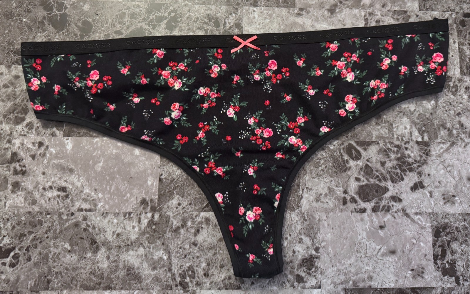 NWOT CACIQUE LANE BRYANT 22/24 BLACK PINK RED ROSE FLORAL LOGO THONG PANTIES