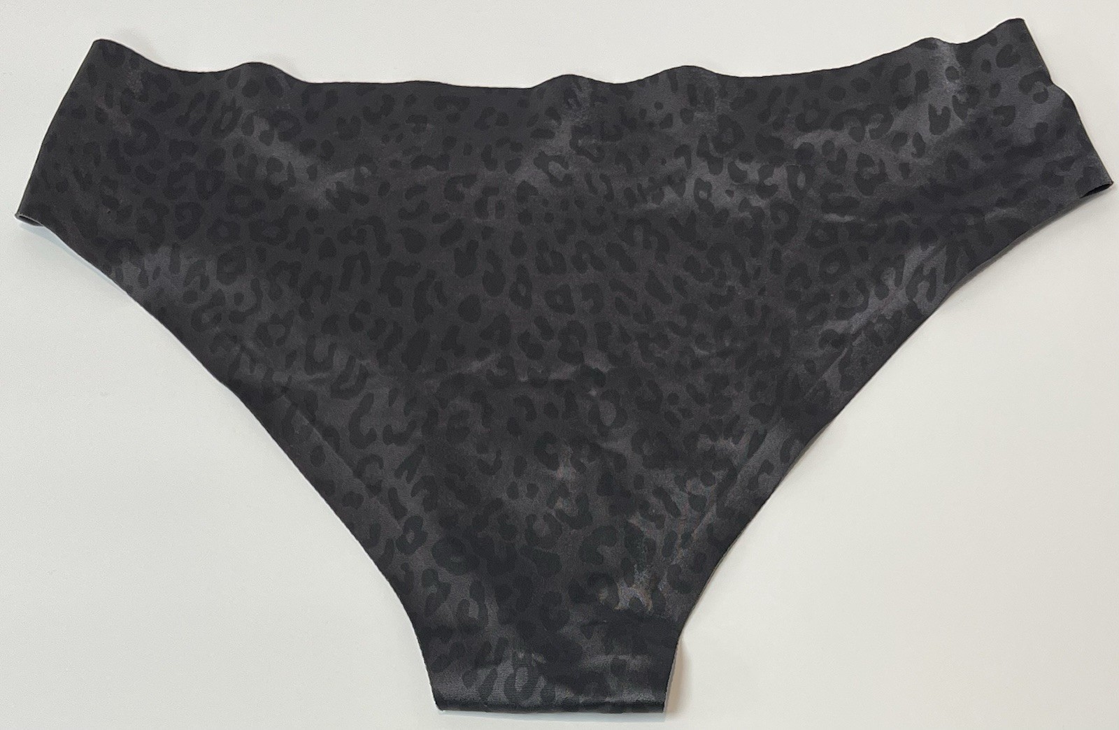 Victoria’s Secret No Show Cheeky Medium Smooth Satin Animal Print Panties