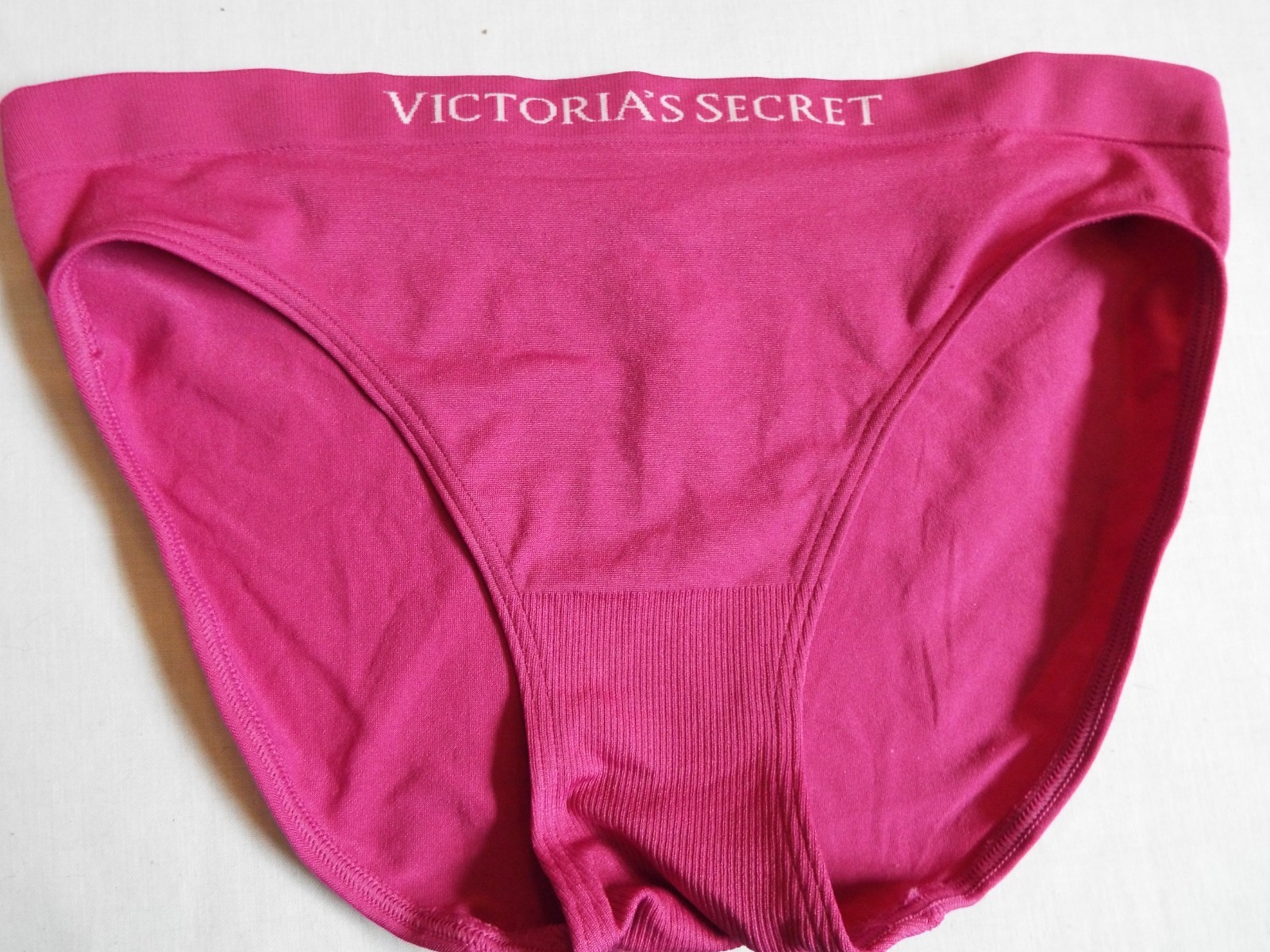 NWT Victoria’s Secret Seamless Bikini Panty Small Allure Pink