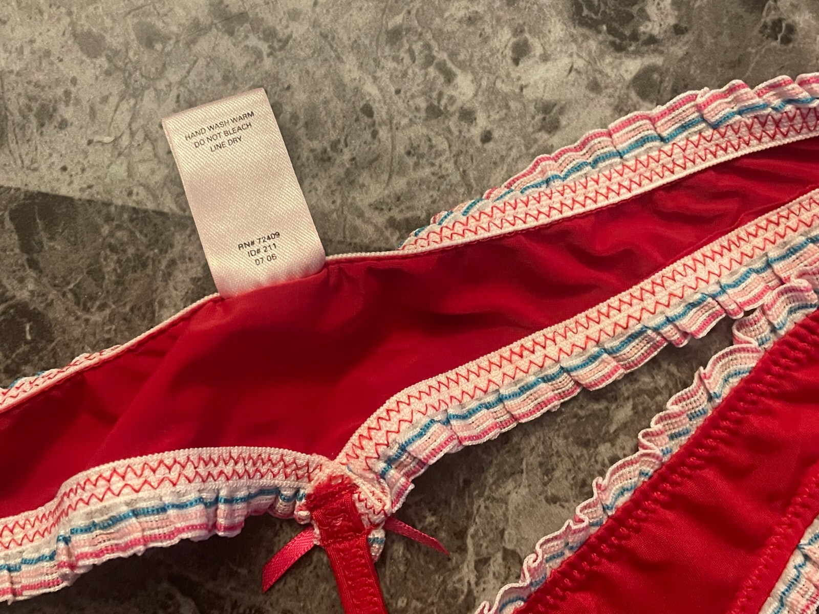 NWOT VICTORIA’S SECRET S RED SMOOTH STRIPE PLEATED VINTAGE RARE V STRING PANTIES