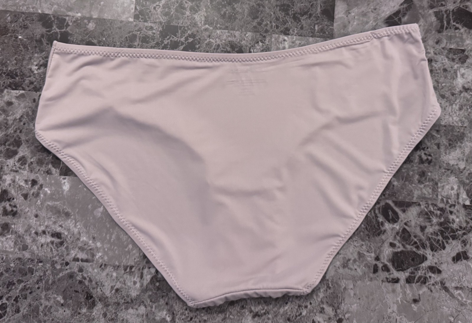 NWOT EXPRESS M LAVENDER GRAY SMOOTH LACE LOGO HARDWARE HIPSTER HIPHUGGER PANTIES
