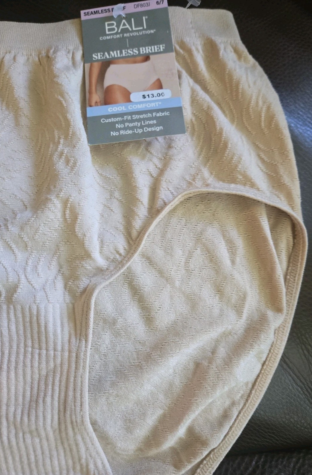 BALI Seamless BEIGE 6/7 Brief Df803J $13.00 Nwt