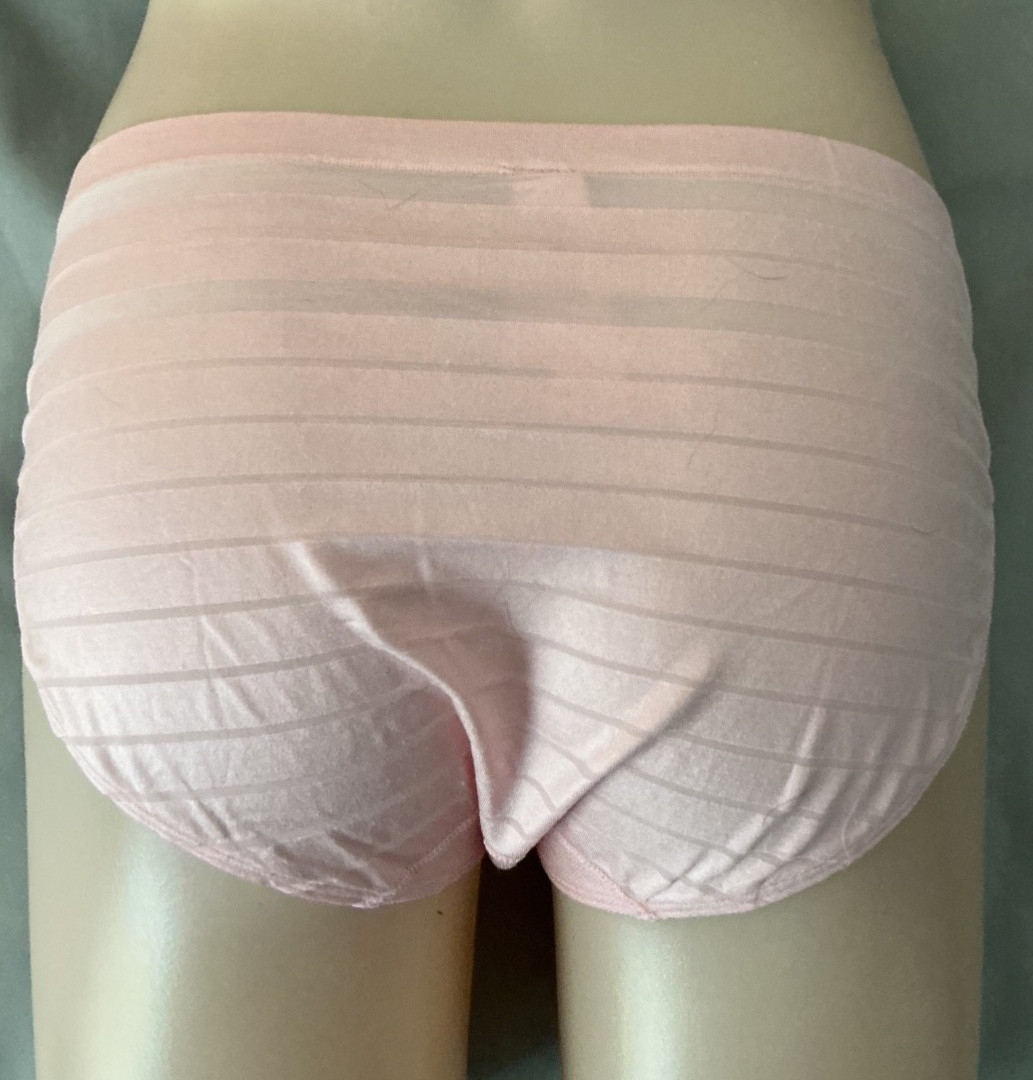 Victoria’s Secret Seamless Solid Bikini Panty Pretty Blossom XL (GH4}