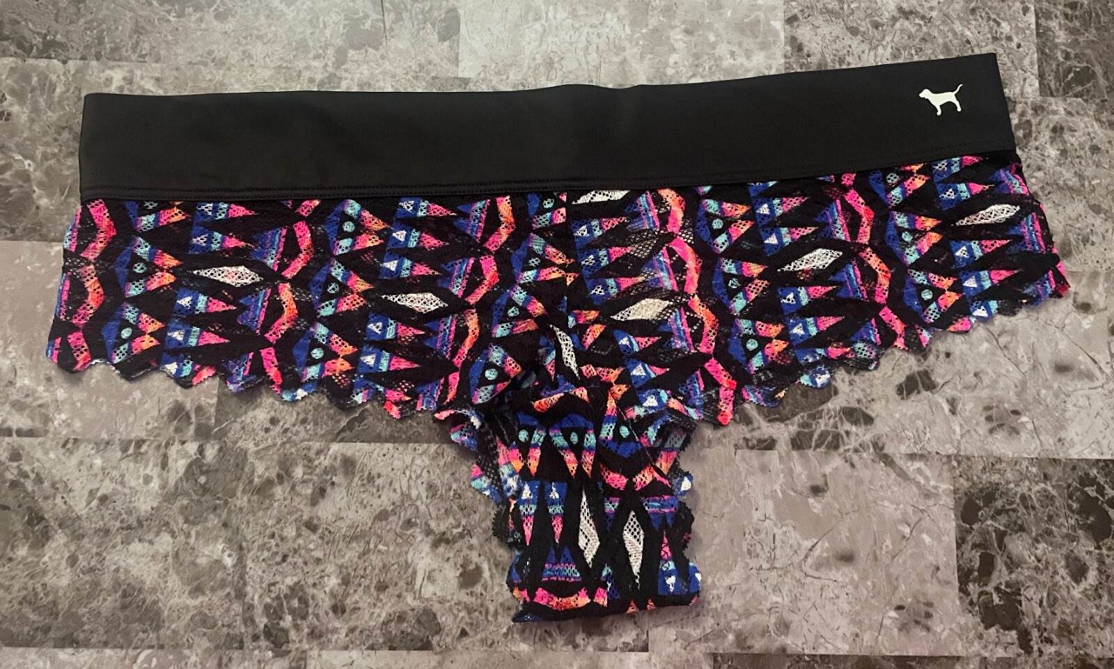NWT VICTORIA’S SECRET PINK LARGE AZTEC LACE SMOOTH BAND RARE CHEEKSTER PANTIES