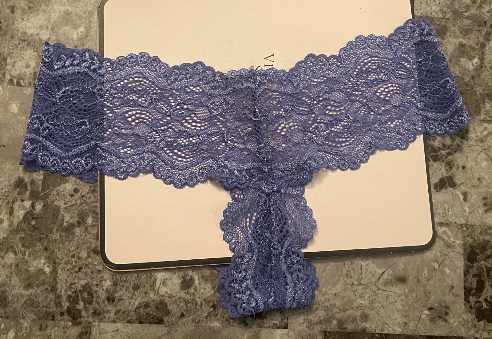 VICTORIA’S SECRET XS PERIWINKLE PURPLE LACE VINTAGE RARE CHEEKY THONG PANTIES