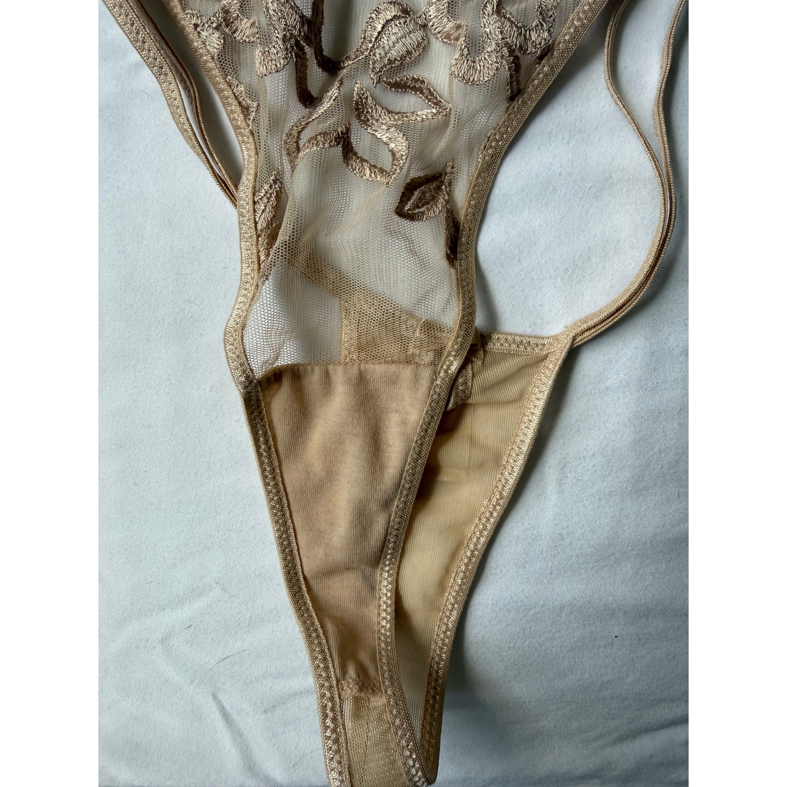 NWOT Fashion Forms Sheer Mesh Embroidered Thong Panty Nude Floral Size S
