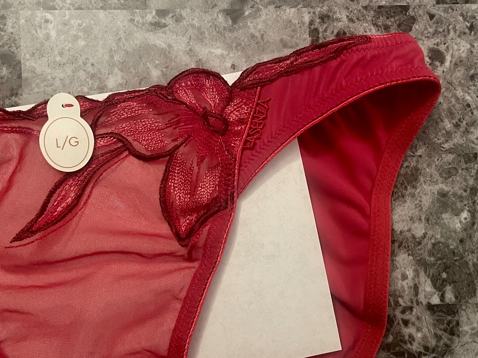 NWT LA SENZA LARGE RED MESH SHEER EMBOIDERED FLORAL SMOOTH BIKINI PANTIES