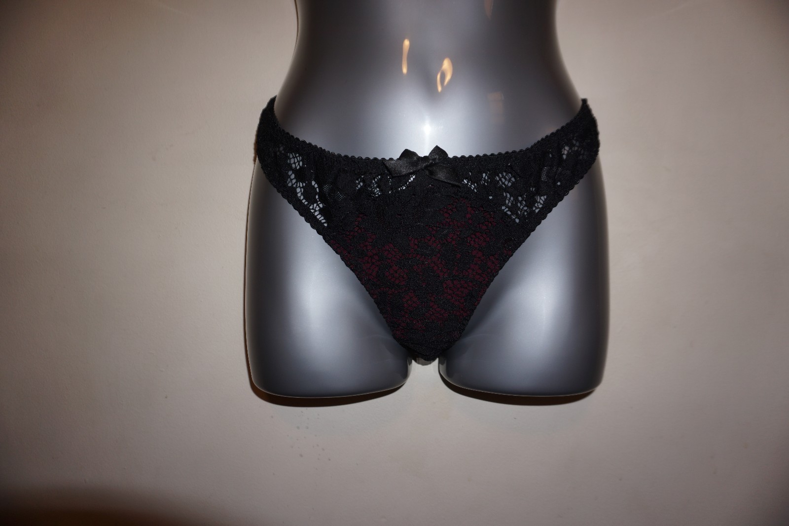 Agent Provocateur Nicolle brief size AP 4 Large black lace with dark cherry NWT