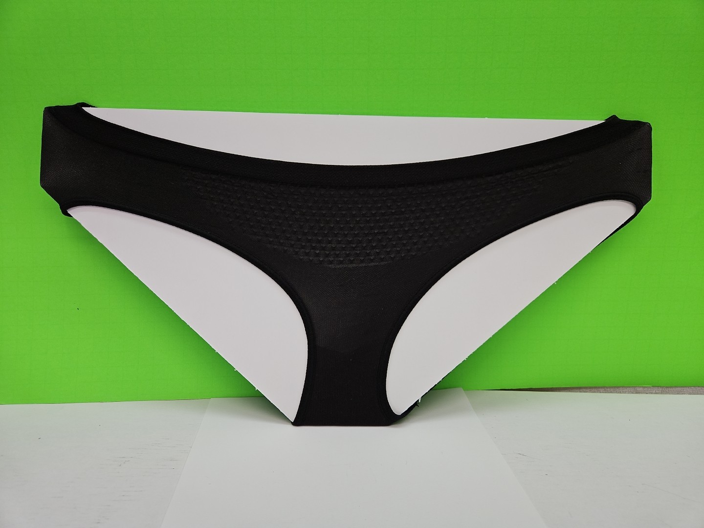 Women Panties Different brands, colors, and Patterns Size 2XL 3 pack. Read Below