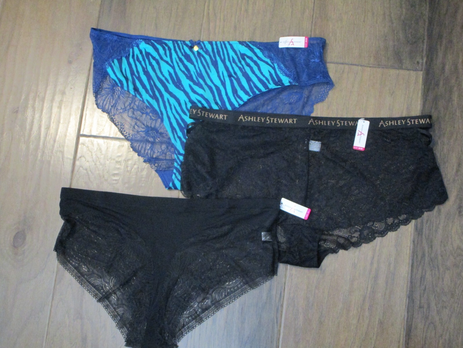 ASHLEY STEWART 3-PACK HIPSTER/CHEEKY PANTIES IN BLACK/BLUE ANIMAL SIZE 26/28