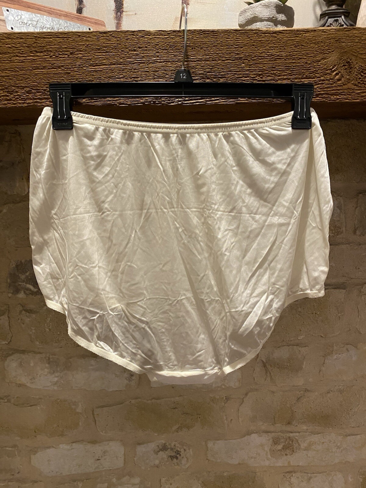 NWOT SZ 10 VANITY FAIR SISSY BEIGE SILKY NYLON LACE GRANNY PANTIES BRIEFS 13001