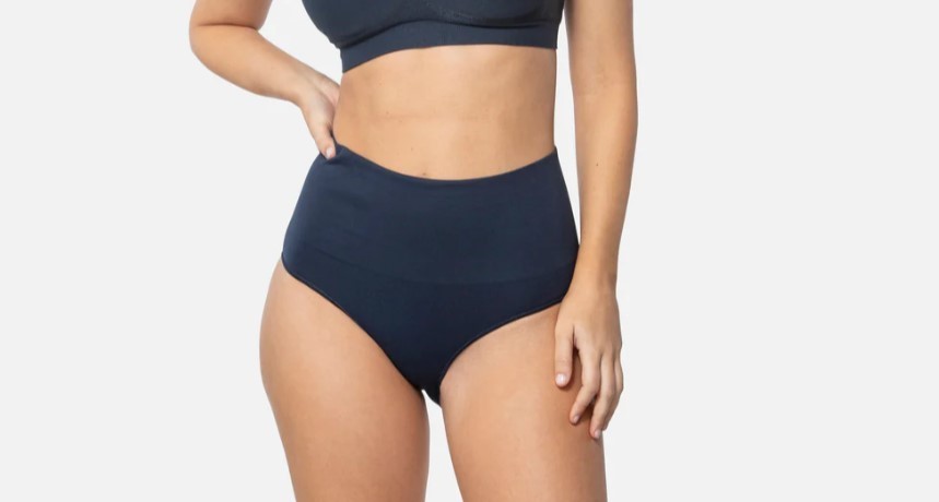 UNDEROUTFIT Smoothing at Waste Brief Style #308 X-Large Navy NWOT XL
