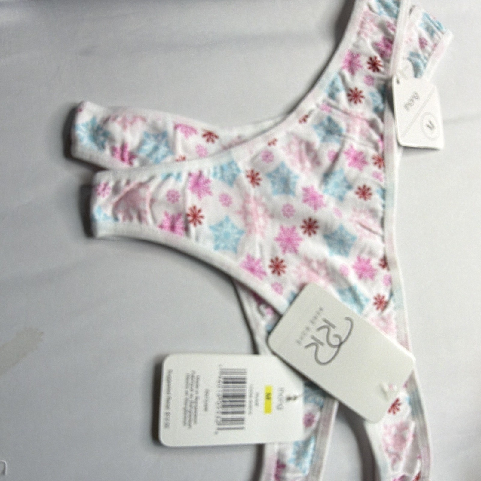2 René Rofé Women’s Thong Panties M White/Pink/Blue Snowflake Christmas MPN