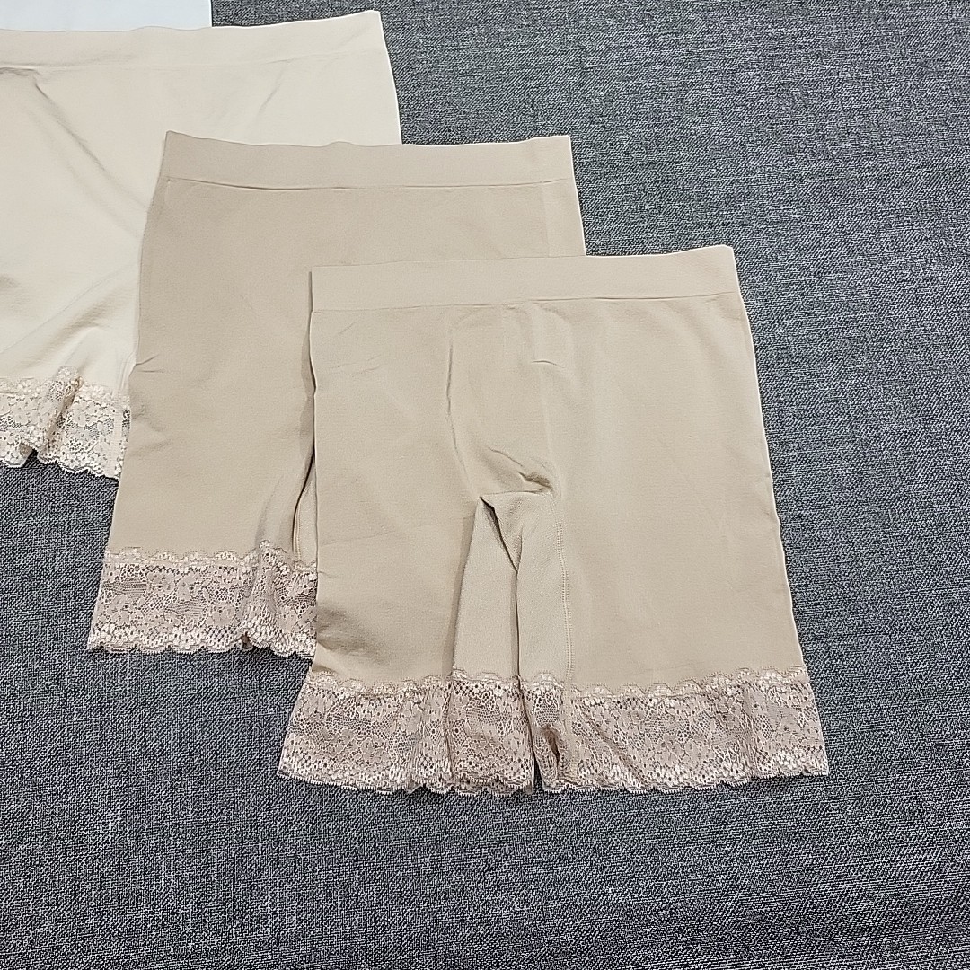 Breezies Women’s Size Small 4 Pack Seamless Under Dress Boxer Briefs Panties