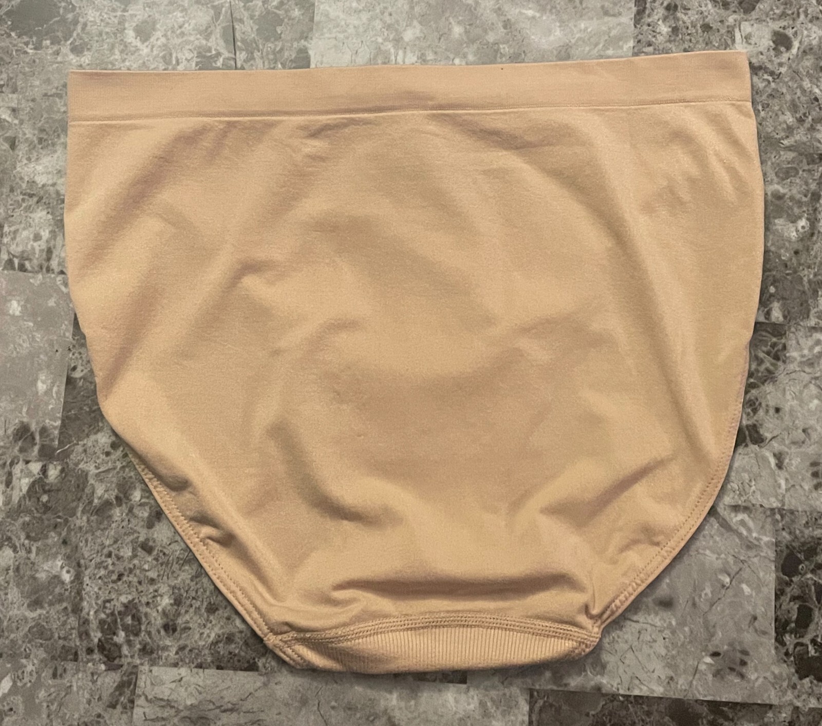 NWT VICTORIA’S SECRET SMALL BEIGE NUDE WHITE LOGO STRETCH SEAMLESS BRIEF PANTIES