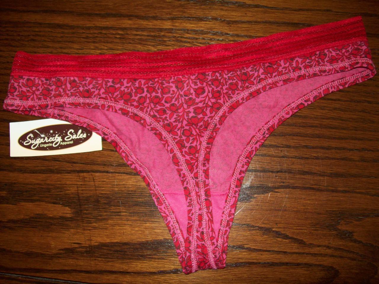 NWT CALVIN KLEIN COTTON ELASTANE THONG PANTIES D3380 RED/PINK/BLK FLORAL L
