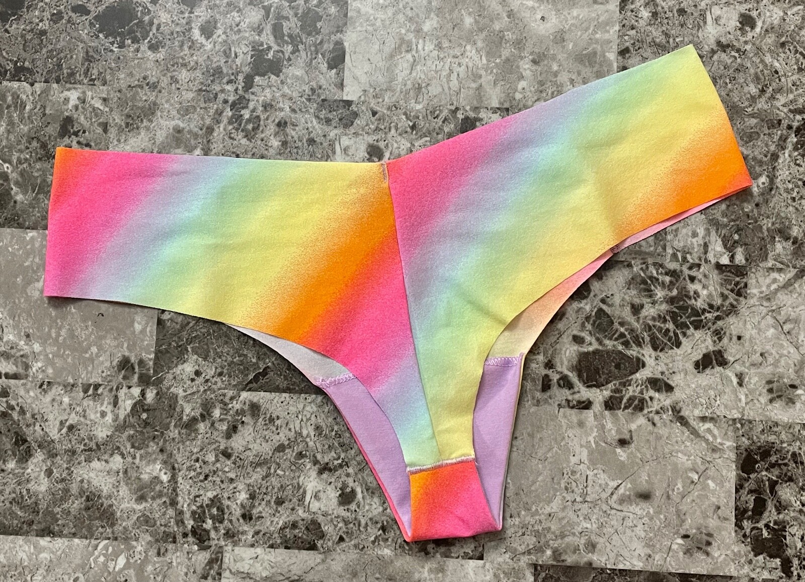 NWT VICTORIA’S SECRET PINK L NEON RAINBOW OMBRE STRIPE NO SHOW THONG PANTIES