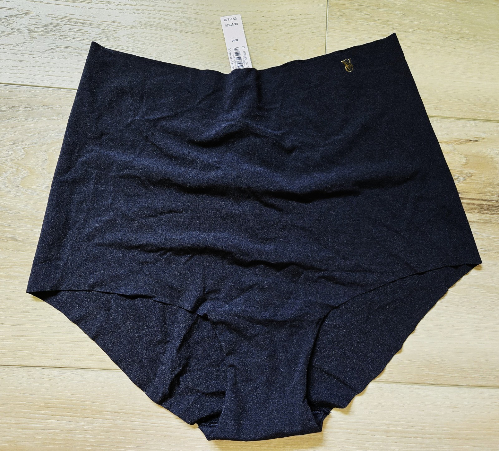 NWT Victoria’s Secret Black Logo Smooth No-Show Laser-Cut Brief Panties M