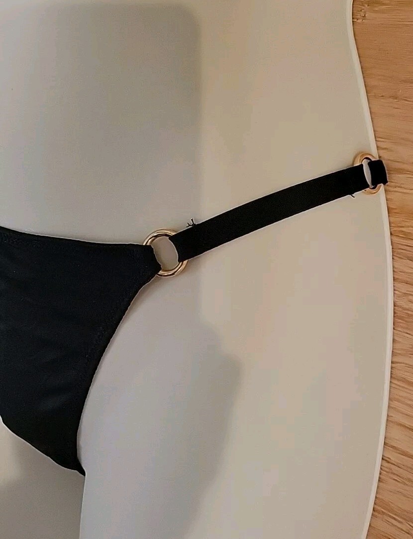 VICTORIA’S SECRET VERY SEXY BLACK V-String thong Panty w/ Gold Metal Rings sz S