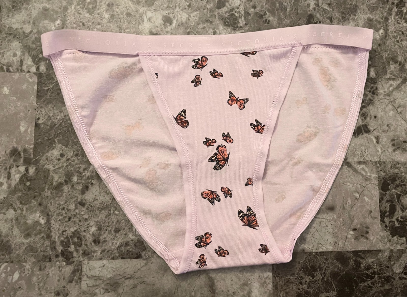 NWT VICTORIA’S SECRET LAVENDER BUTTERFLY LIGHTWEIGHT BAND STRING BIKINI PANTIES
