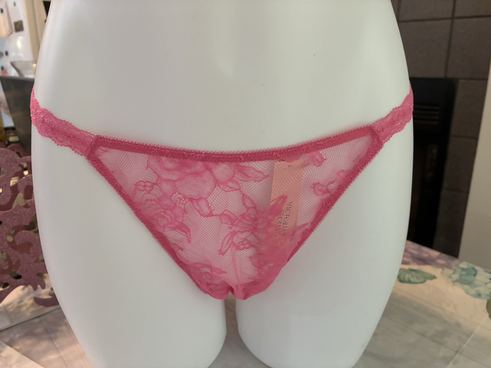 Victoria’s Secret Very Sexy NWT XL Pink Lace Heart Hardware Strappy Thong Panty