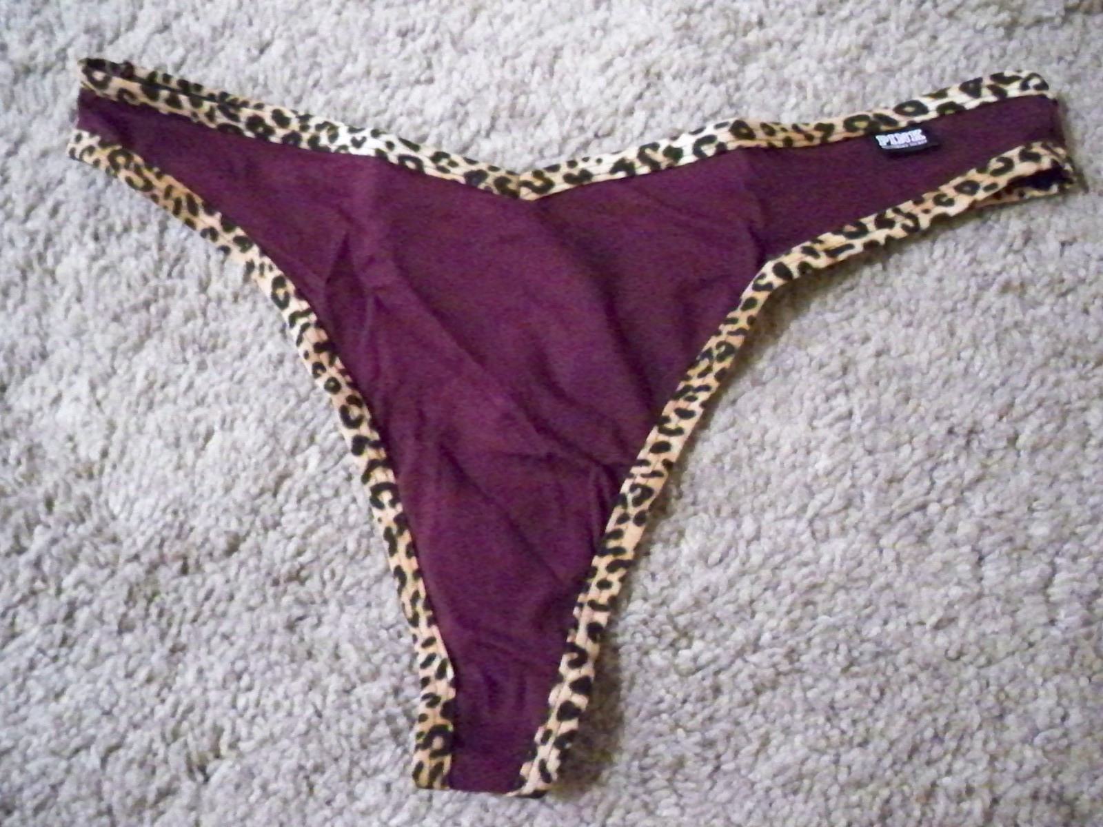 VICTORIAS SECRET THONG LEOPARD PLUM TRIM LARGE NEW