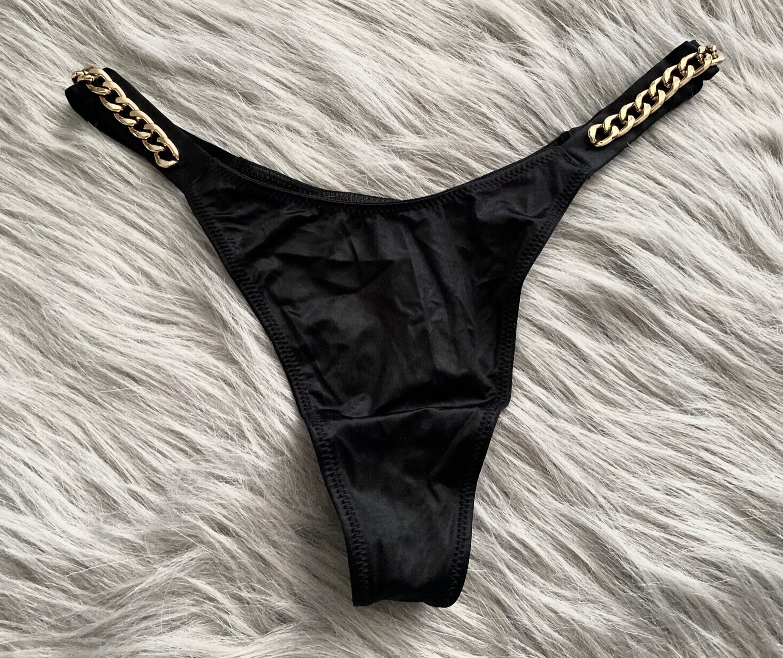 Victoria’s Secret Thong Panty Very Sexy Chunky Chain Black Stretch Medium M