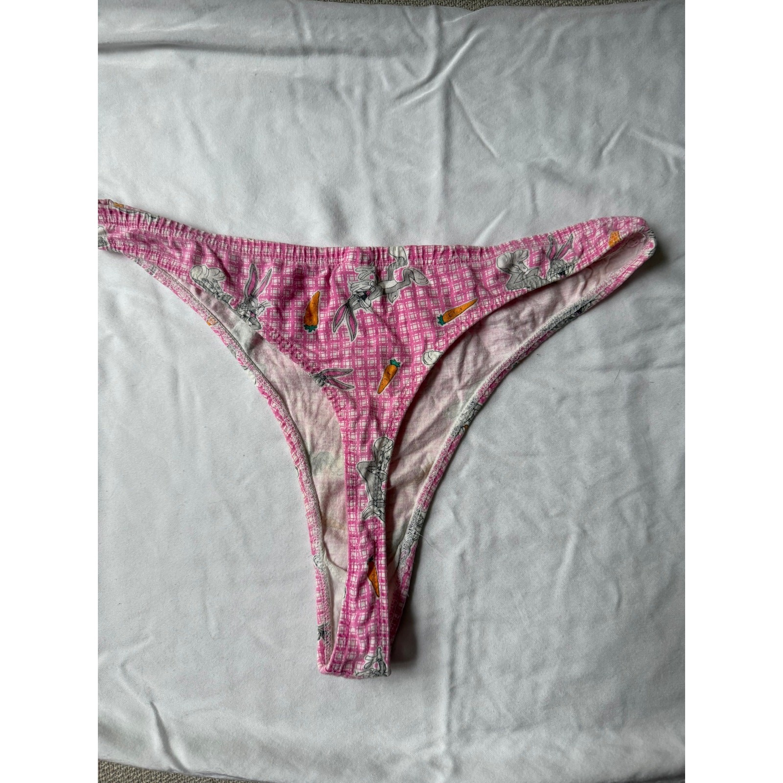 NWOT Looney Tunes Bugs Bunny Pink Print Thong Panty – Size M
