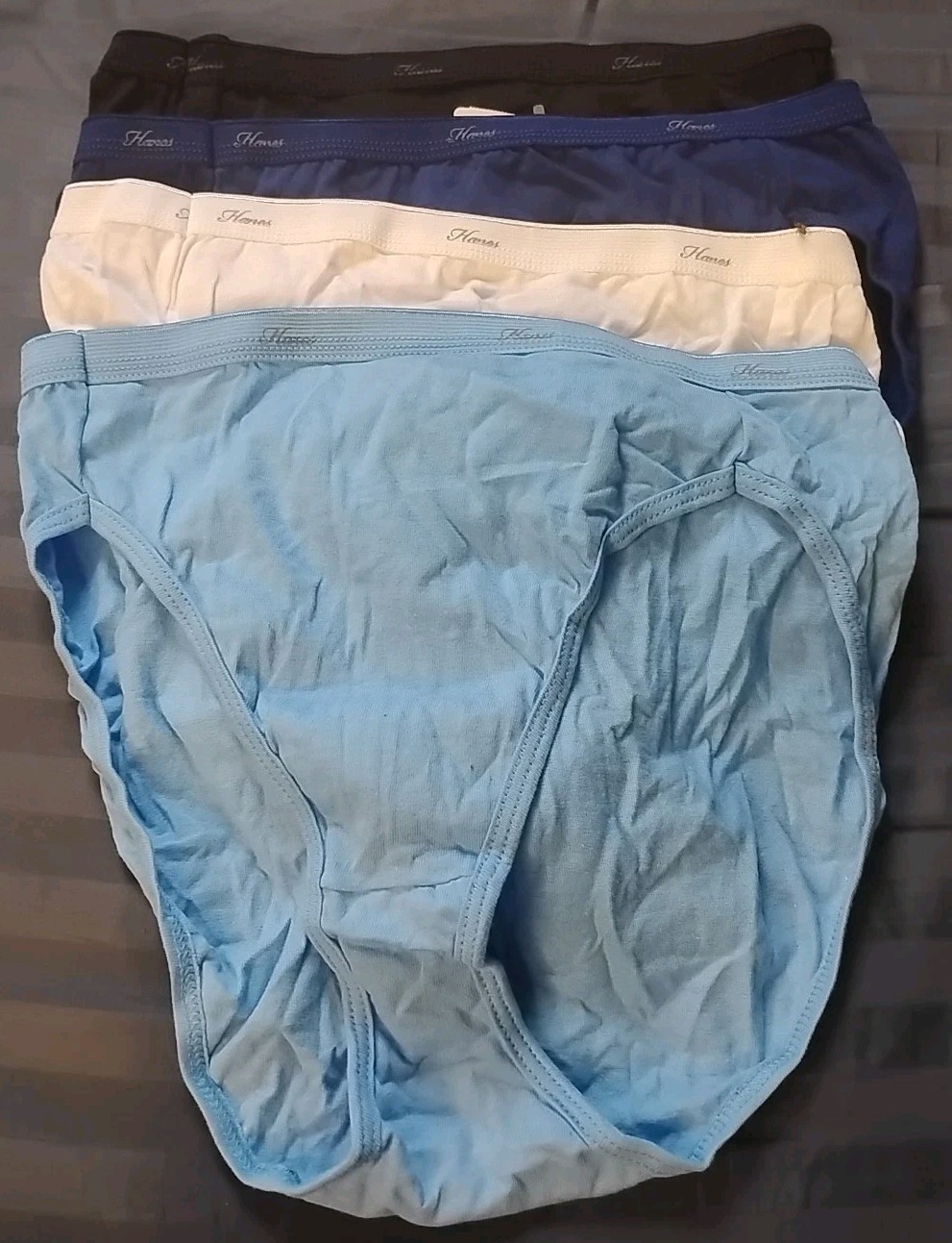 Lot of 4 NWOT Women’s Hanes Underwear Size 7 Assorted Colors