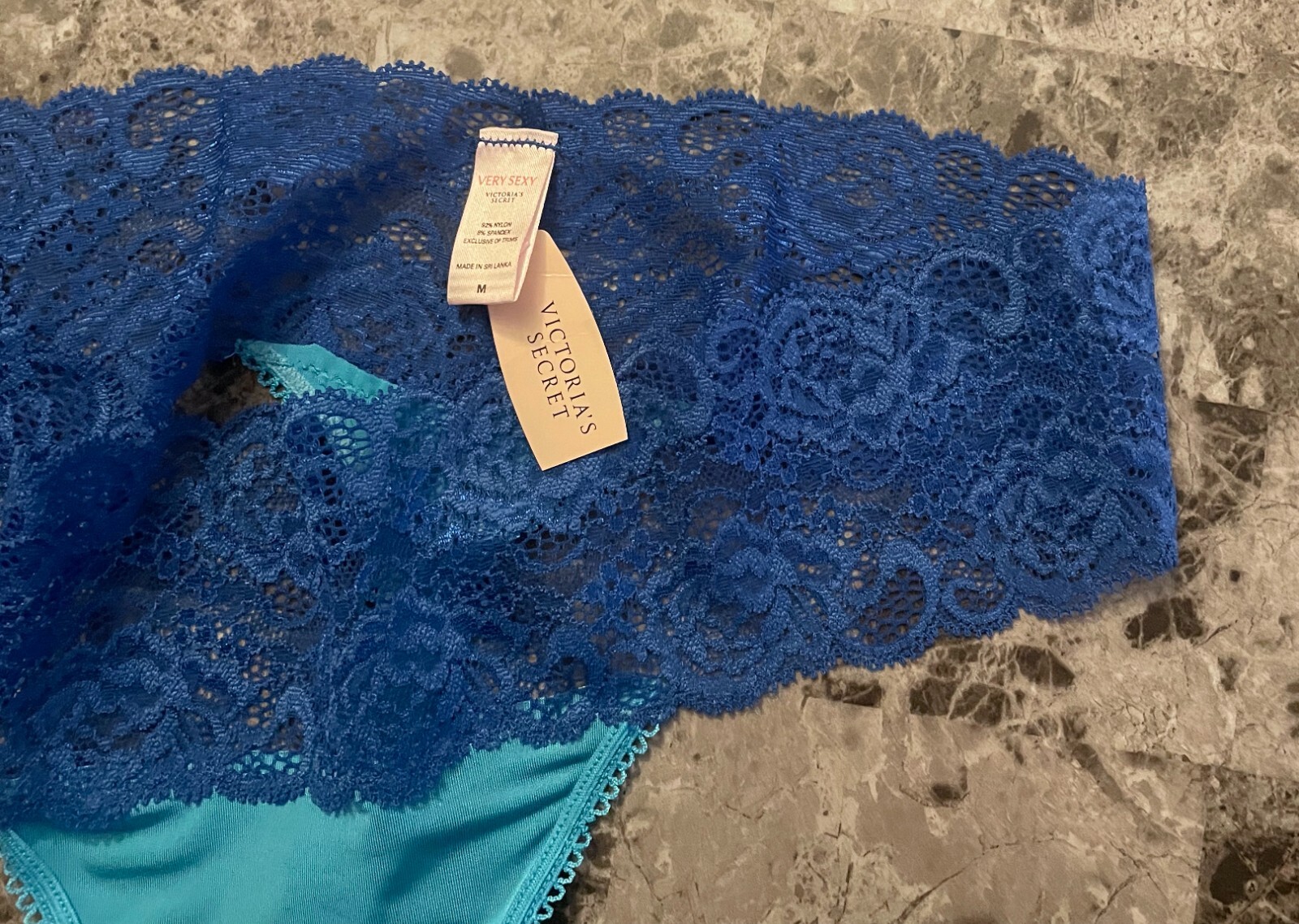 NWT VICTORIA’S SECRET MEDIUM BLUE SMOOTH LACE VINTAGE RARE THONG PANTIES