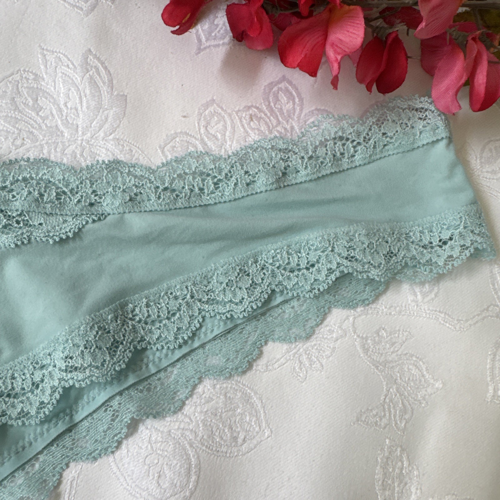 VICTORIA’S SECRET S TURQUOISE BLUE SILKY BRAZILIAN DREAM ANGELS THONG PANTIES