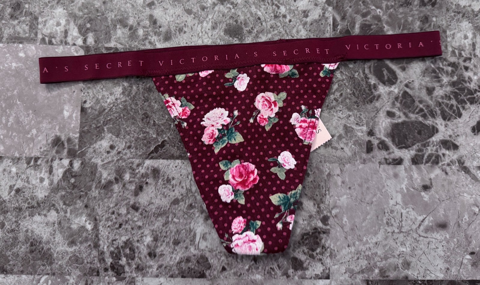 NWT VICTORIA’S SECRET MAROON FLORAL POLKA DOT LIGHTWEIGHT BAND V STRING PANTIES