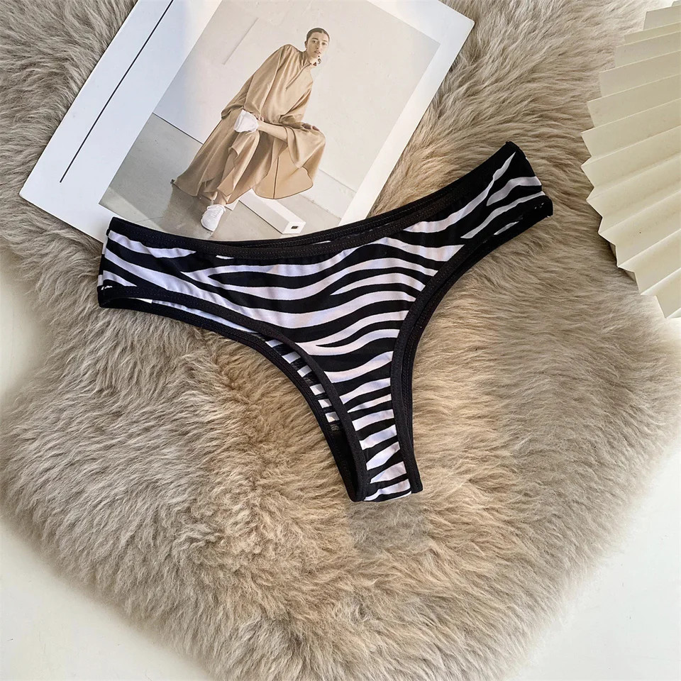 Low Rise Leopard G String Panties Women’s Seamless Soft Stretch Comfort Thong