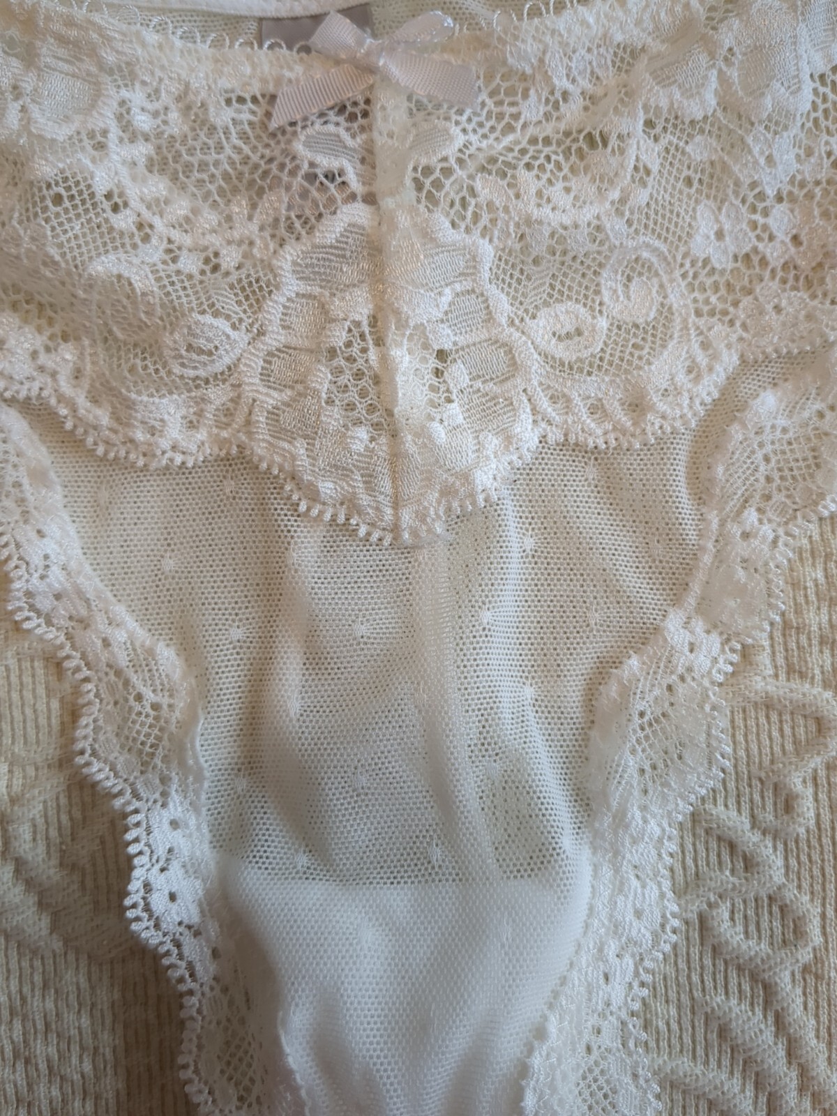 Victoria Secret DREAM ANGEL LACE THONG VTG Mesh Bow Panties Tanga White MED NWOT