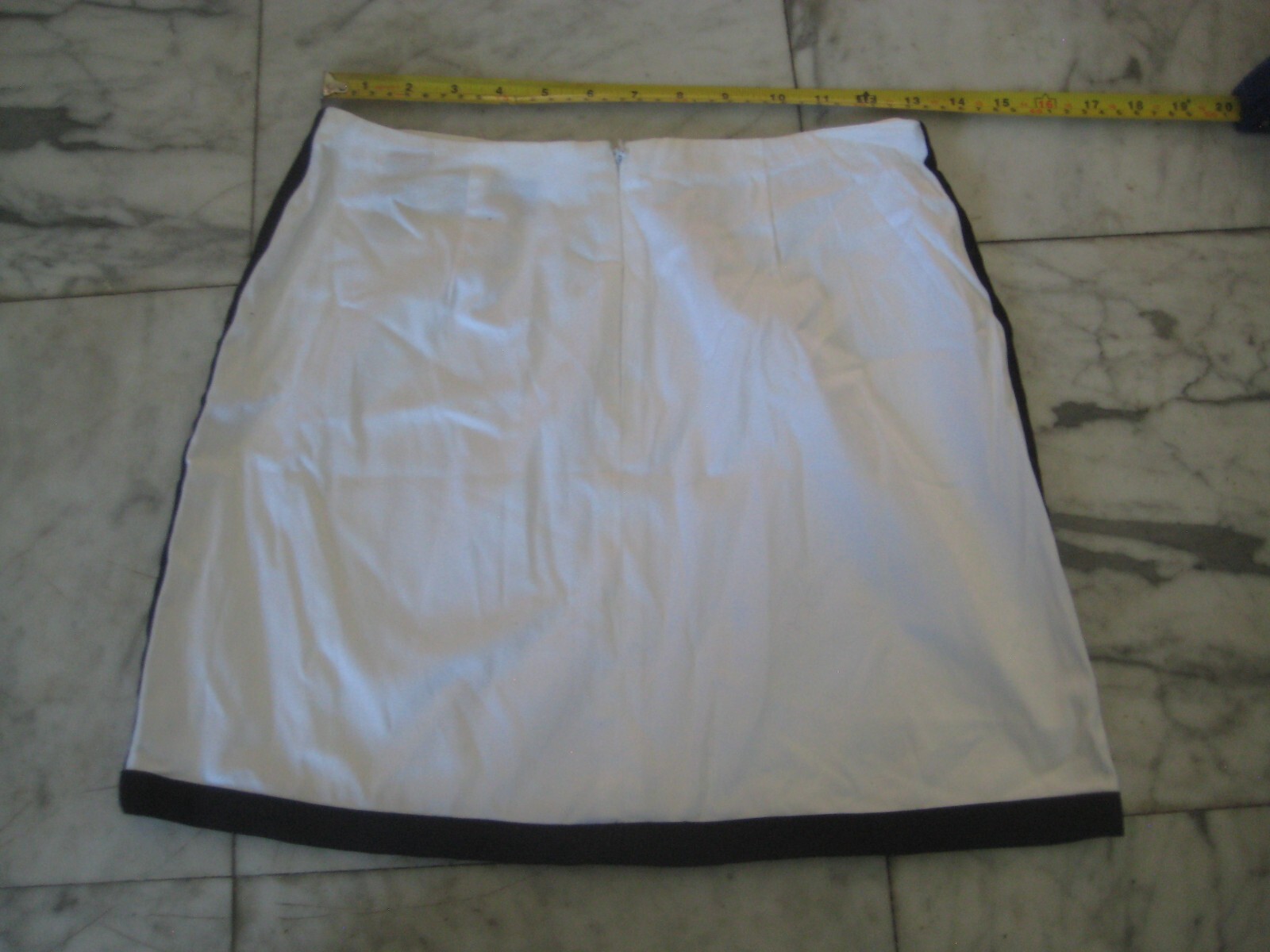 New sexy WHITE short tennis skirt by EXPRESS Size 1/2 FREE S&H