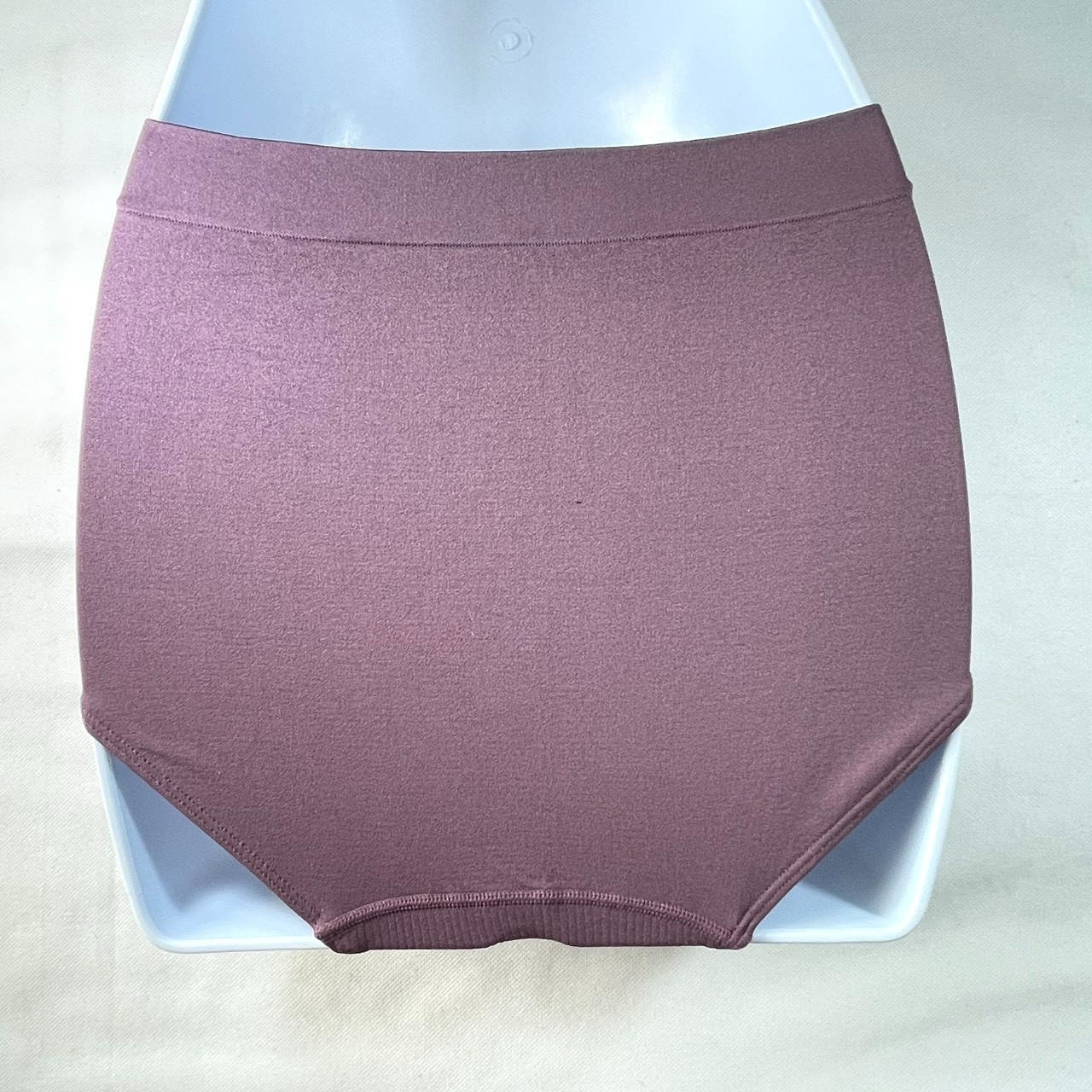 NWT 2-Pack Bali Women’s L/7 One Smooth U All Over Smoothing Brief 2361 Purple