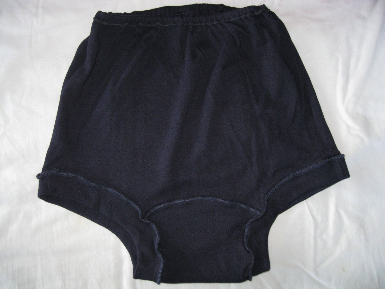 Girls GENUINE CHERUB Navy School Knickers – Size 22 W34-38″ – NEW! 09/11