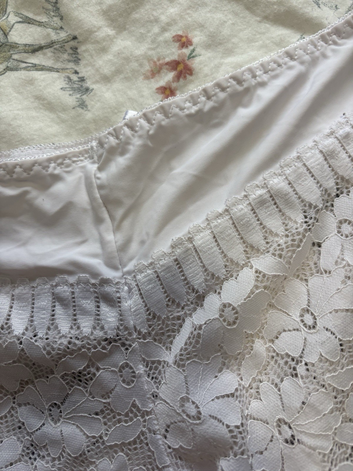 White Floral Lace Mini Stretchy Boyshort Shorts Panties With Small Bow Detail L