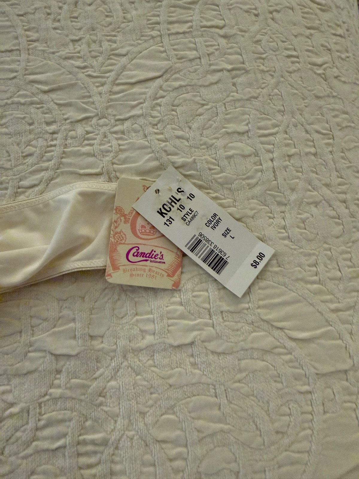Lot of 4 thongs, size large, size 7. Two Maidenform, one Simply Vera, one Candie