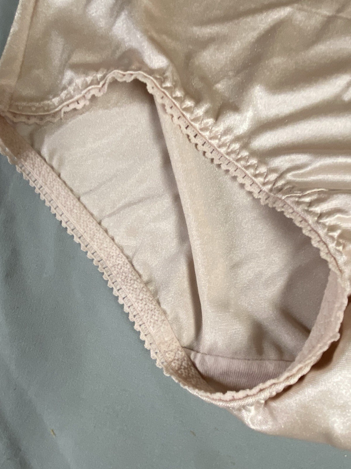 Vanity Fair Undershapers Light Control Satin Nylon Brief Panties Size M