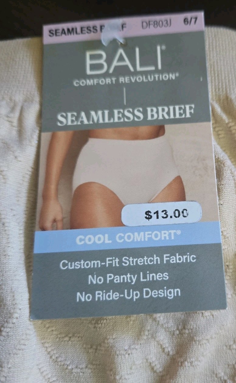 BALI Seamless BEIGE 6/7 Brief Df803J $13.00 Nwt