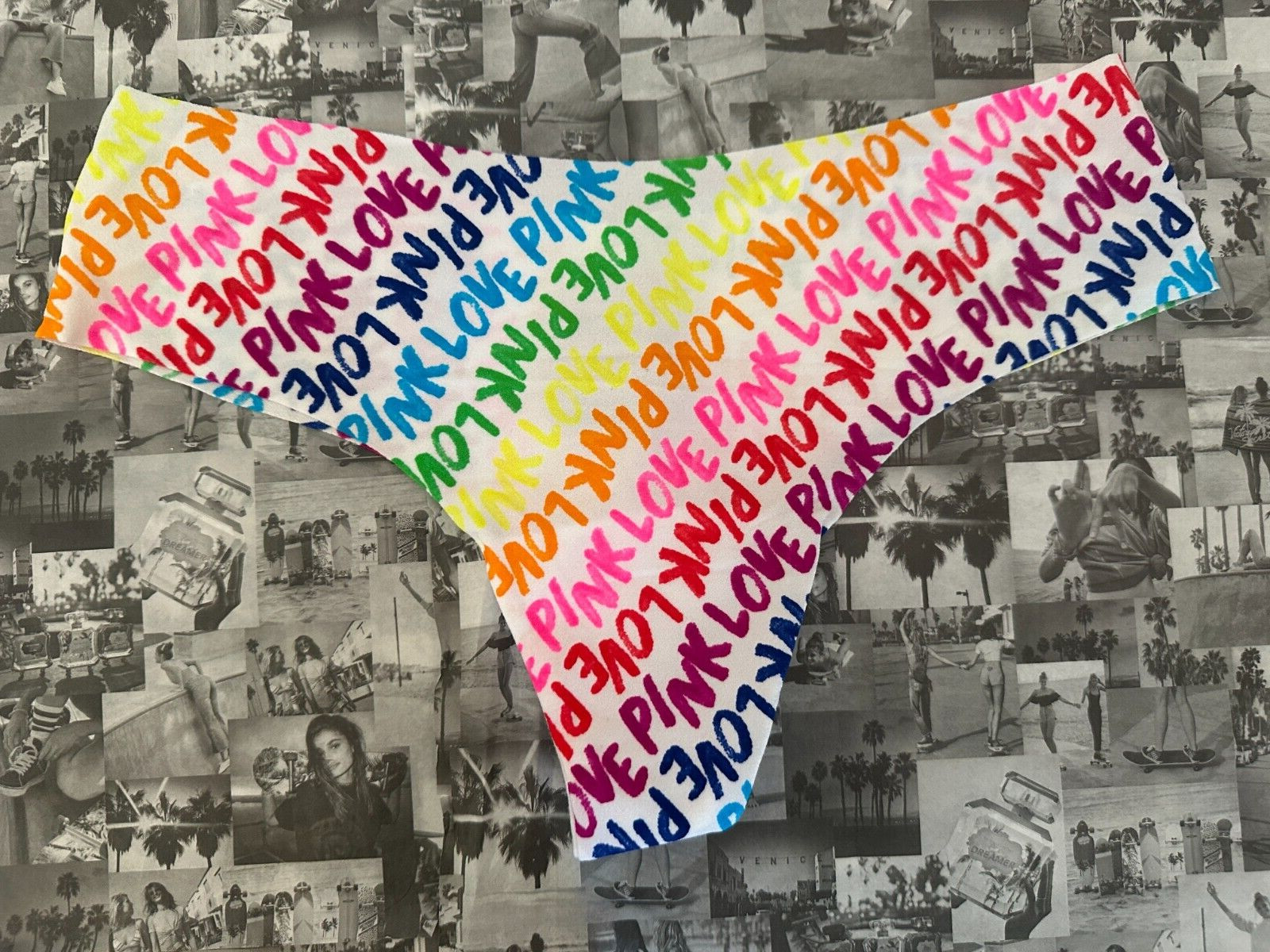 NWT Victoria’s Secret Pink No Show Thong Panty LOVE PINK RAINBOW PRINT Medium M