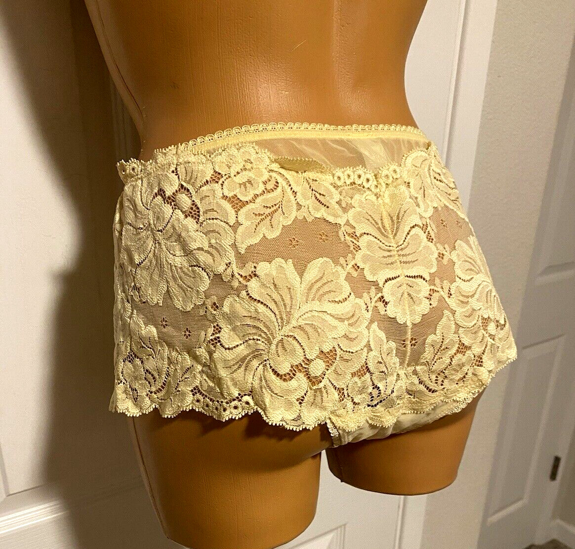 VTG Y2K DELICATES YELLOW STRETCHY LACE HIP HUGGER PANTIES SZ L