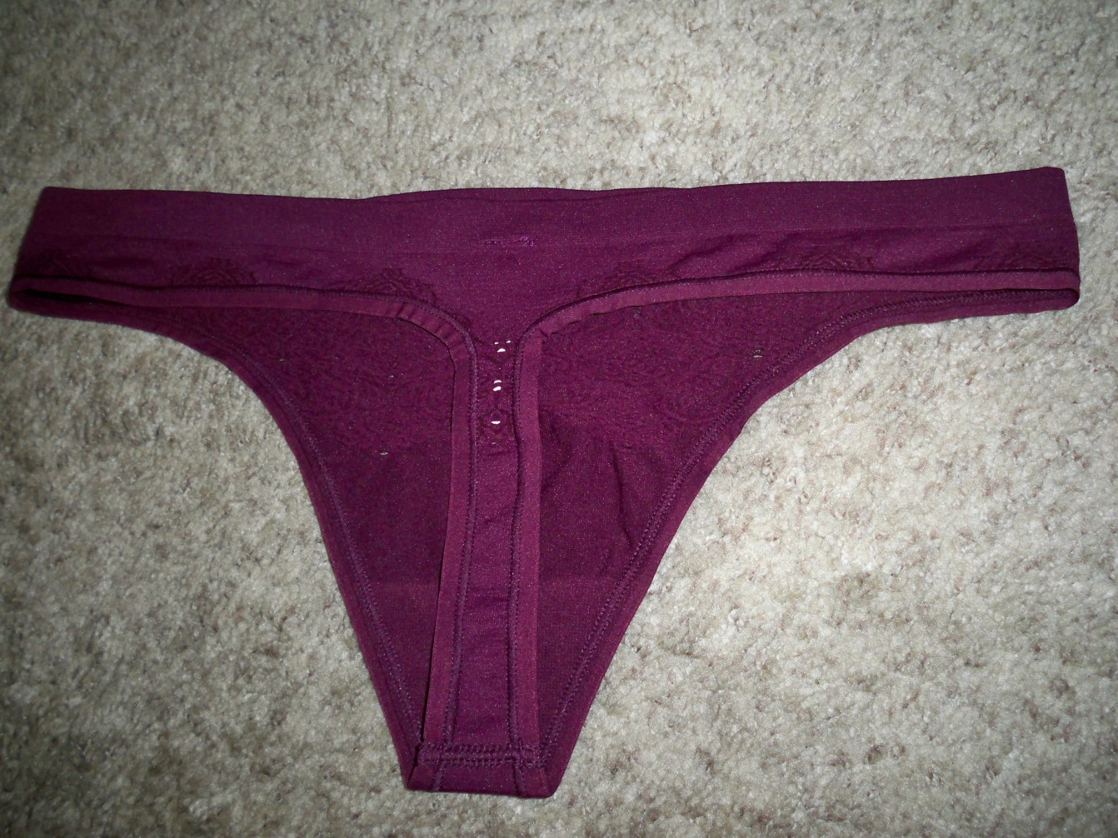 VICTORIAS SECRET THONG MESH DETAIL RUBY RED LARGE NEW