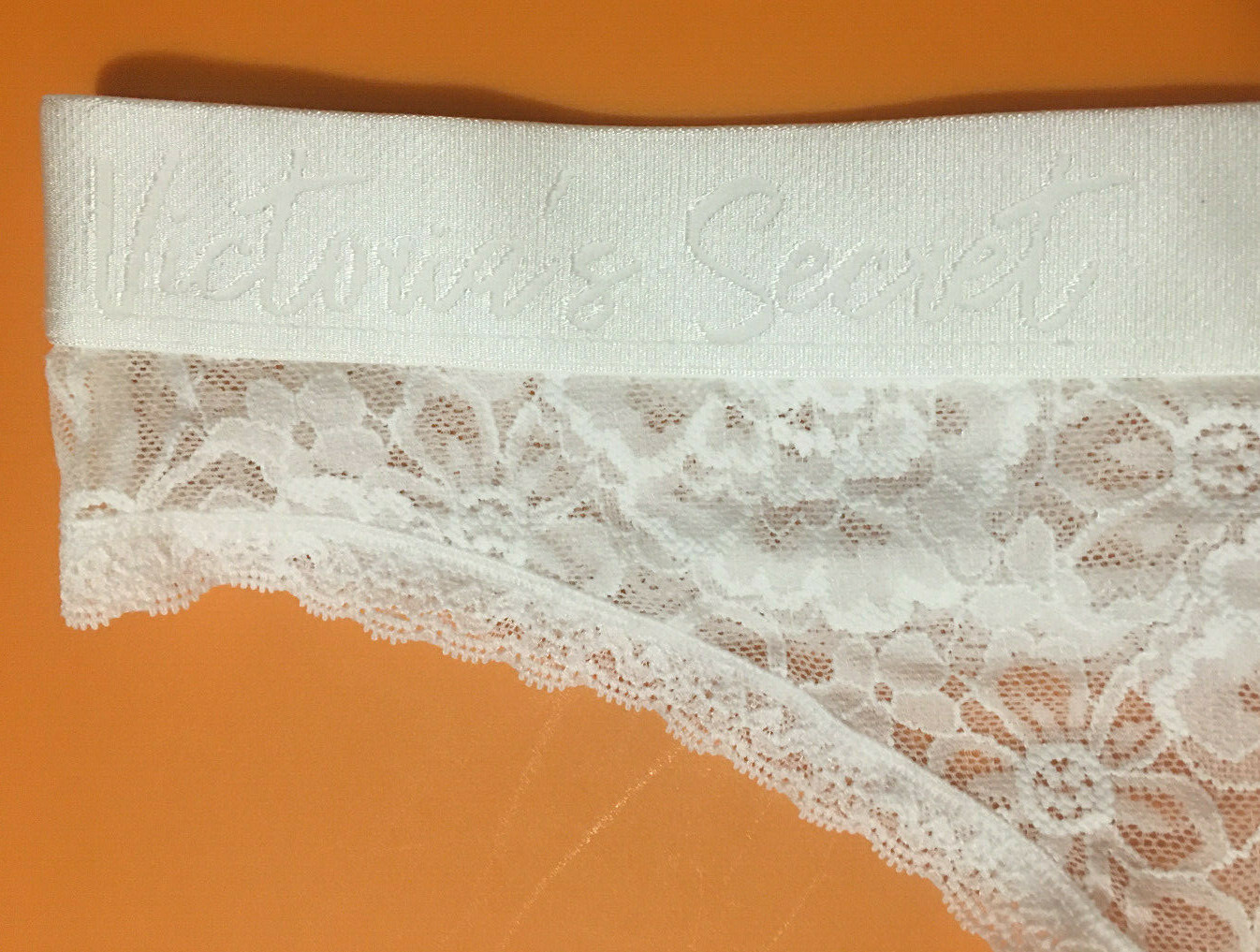 Victorias Secret White Floral Lace Thong Panty Size M Logo Waistband Elastic NWT